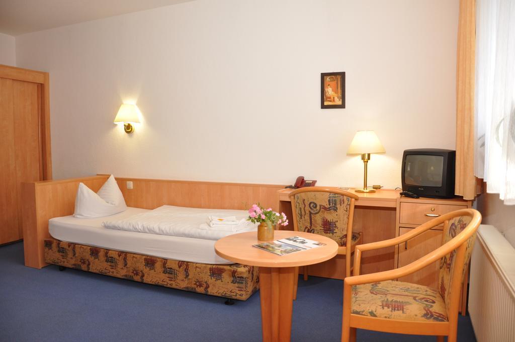 Pension Lindenhof Kromsdorf Экстерьер фото